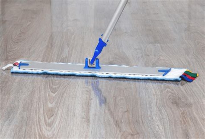 Can you mop vinyl plank flooring?