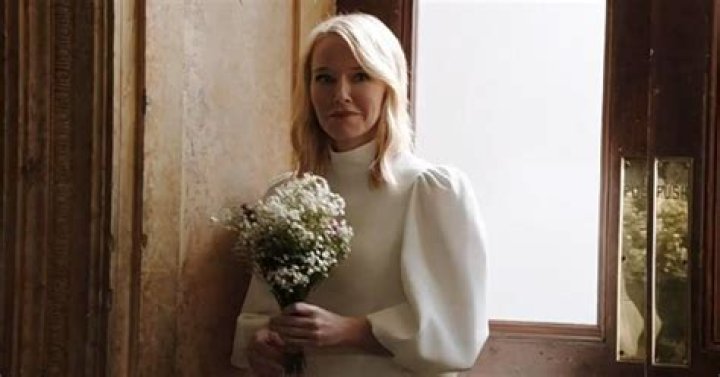 Do Carisi and Rollins get married?