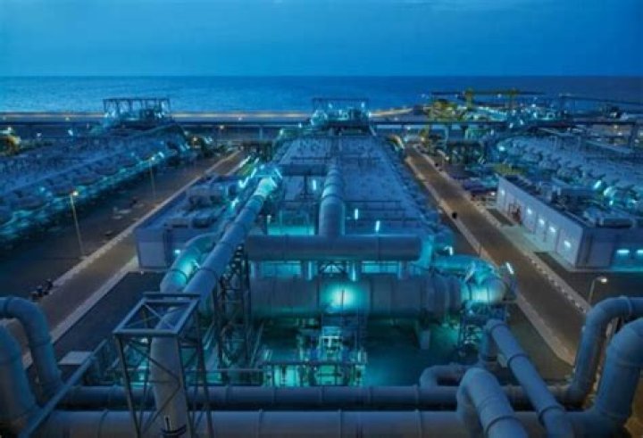 How does Dubai get water?