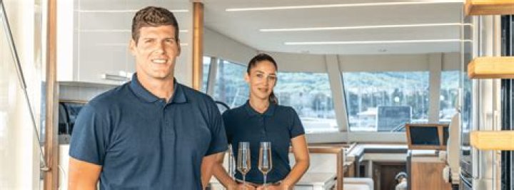 How much do you tip on a yacht?
