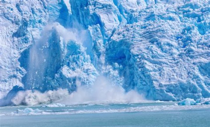 What happens if Doomsday Glacier falls?