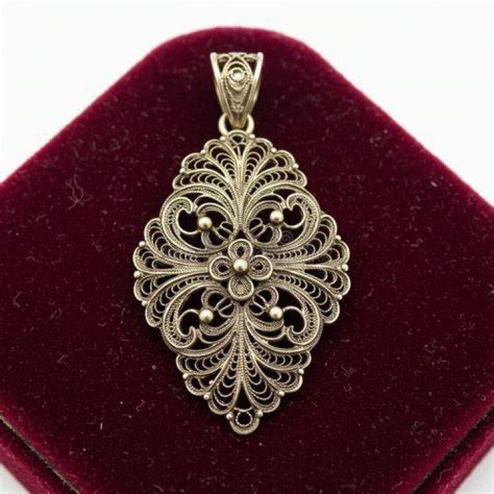 What is meant by filigree?