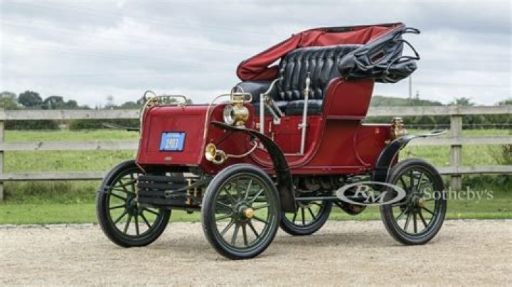 What is the oldest year car for Uber?