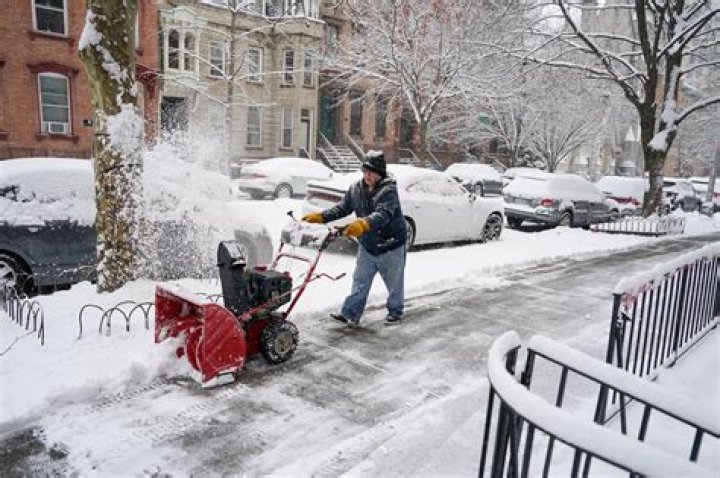 Where in the U.S. does it not snow?