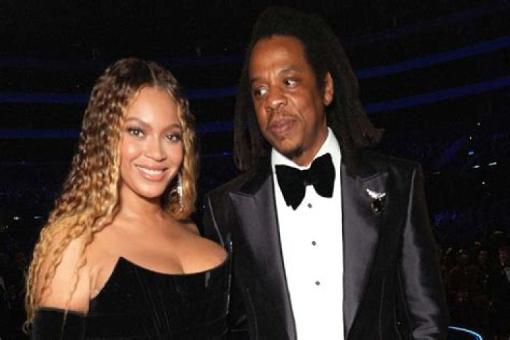 Why does Beyoncé not wear a wedding ring?